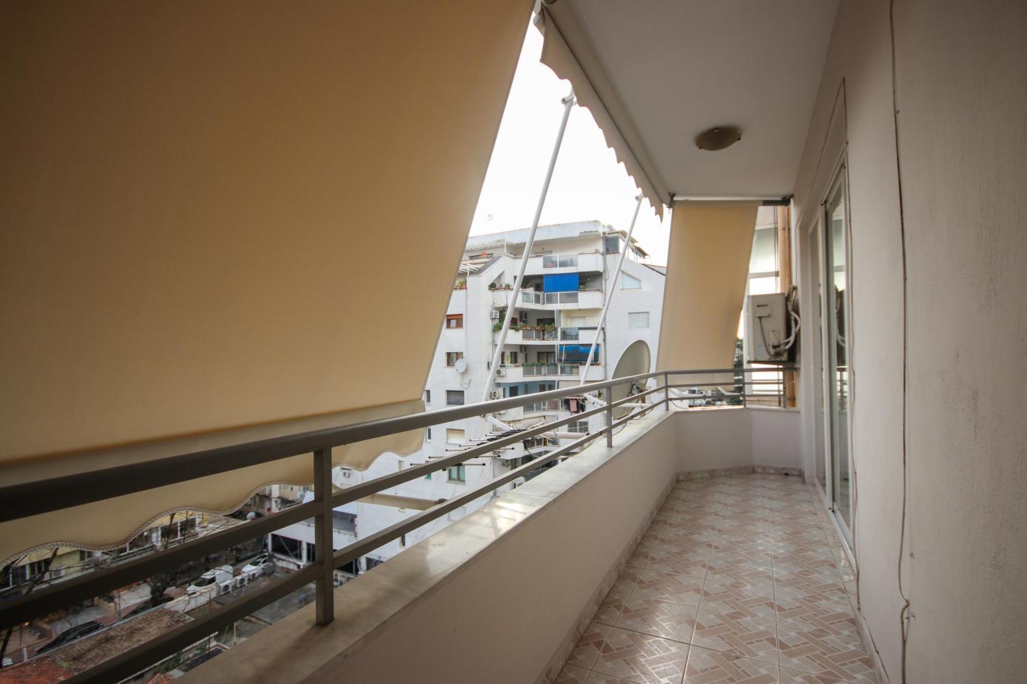 Johan'S Apartment Tiranë Eksteriør bilde